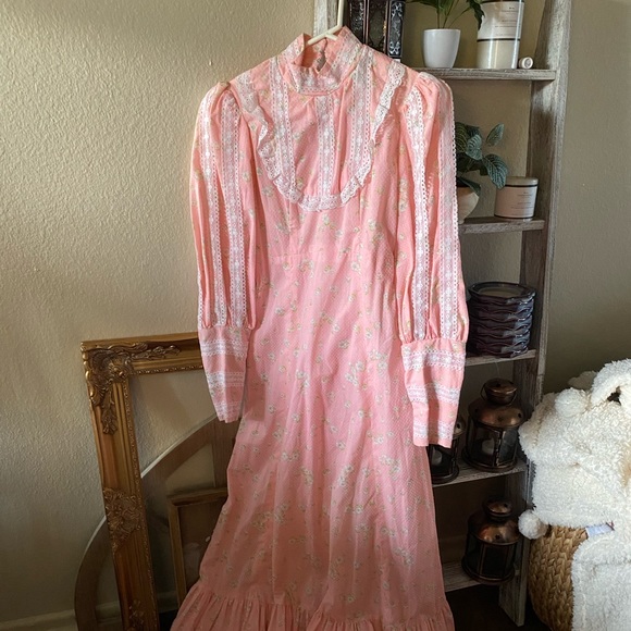 Vintage Dresses & Skirts - VINTAGE HANDMADE prairie floral bridgerton dress